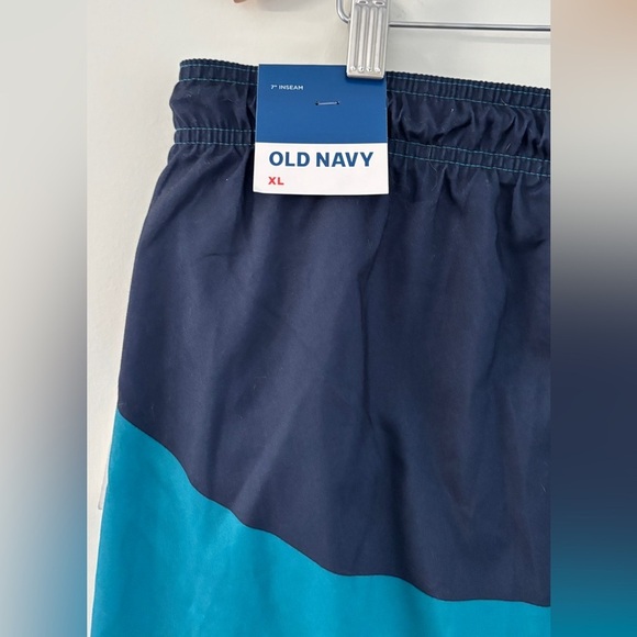 Old Navy Men's XL Swim Trunks Drawstring Pockets Blue Waves Pool Beach Vacation - Picture 5 of 9
